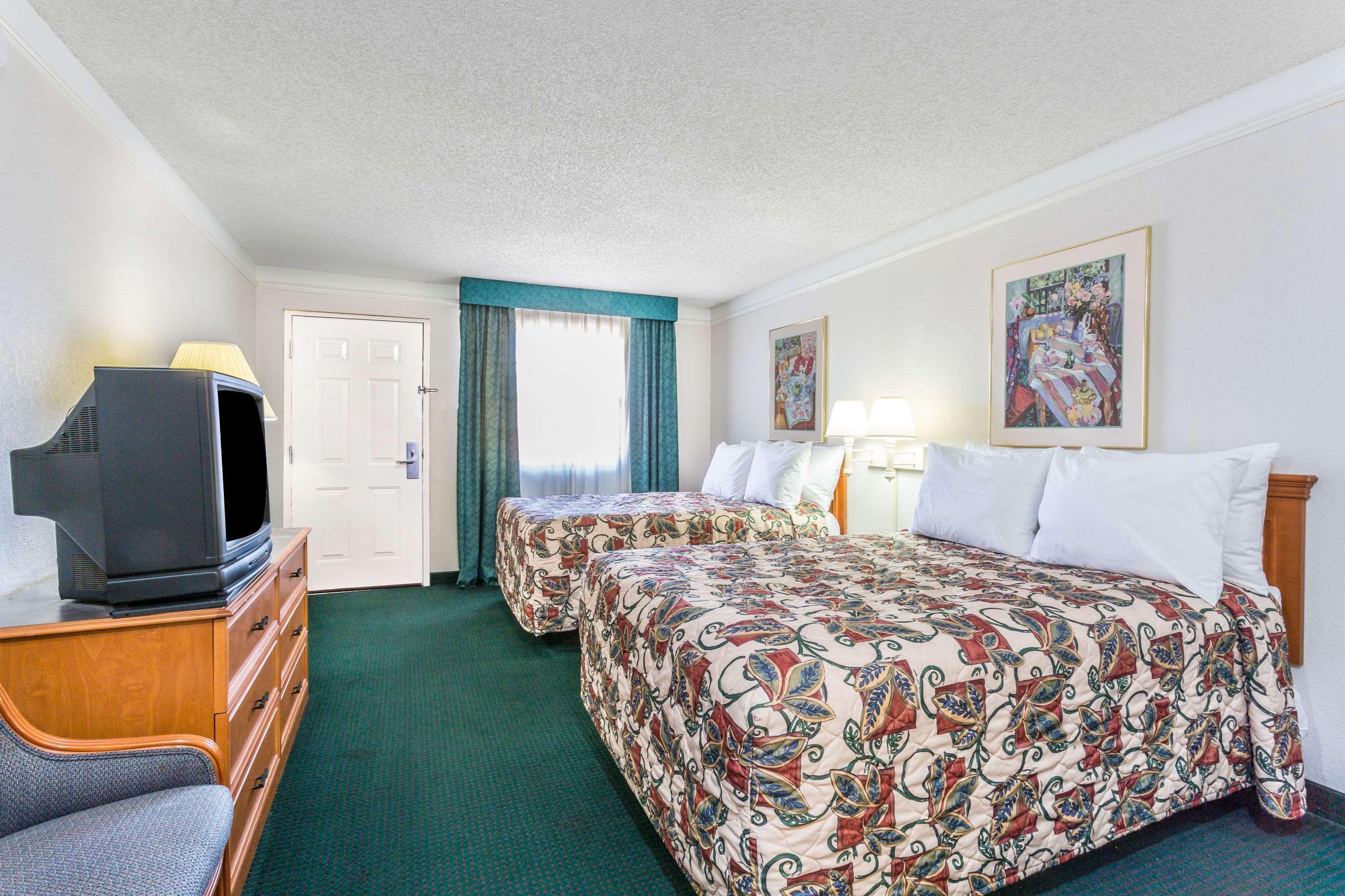 Econo Lodge Richmond-North Chesterfield Exterior photo