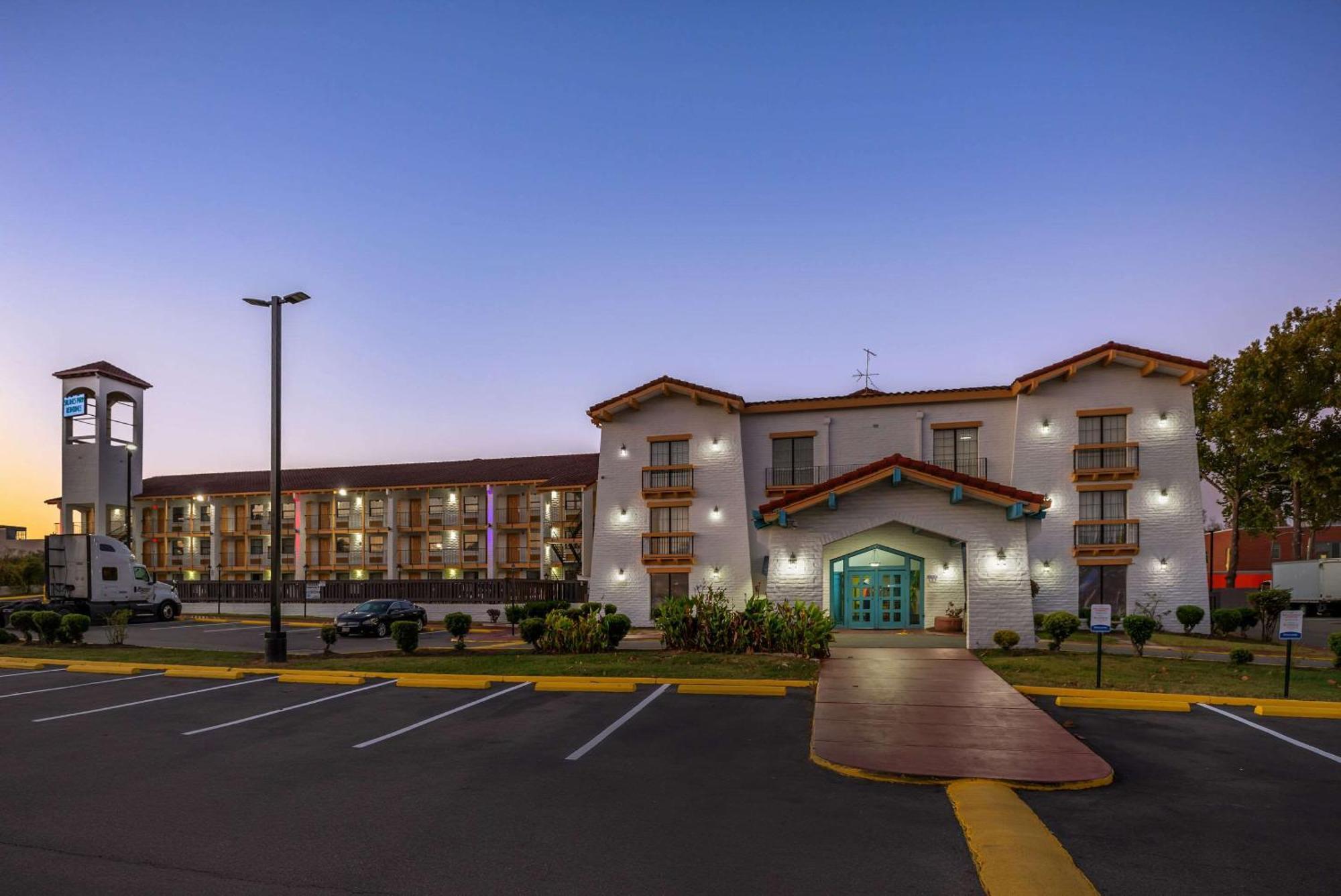 Econo Lodge Richmond-North Chesterfield Exterior photo